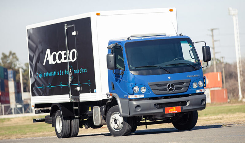 MERCEDES BENZ ACCELO lleno