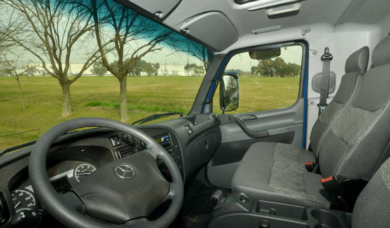 MERCEDES BENZ ACCELO lleno