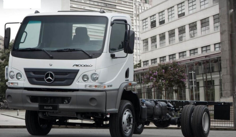 MERCEDES BENZ ACCELO lleno