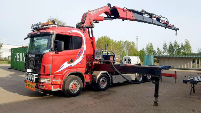 Scania 124C 420 2004 8×2 Hidrogrua FASSI F1000 XP lleno