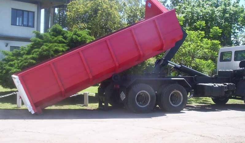 Volquetero y Roll Off lleno