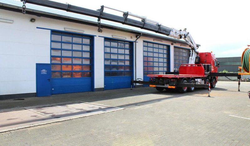 VOLVO FH12 2004 8×2 Hidrogrua FASSI F1000 lleno