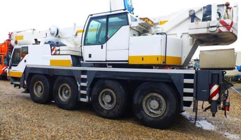 Grúa Liebherr LTM 1060-2 lleno