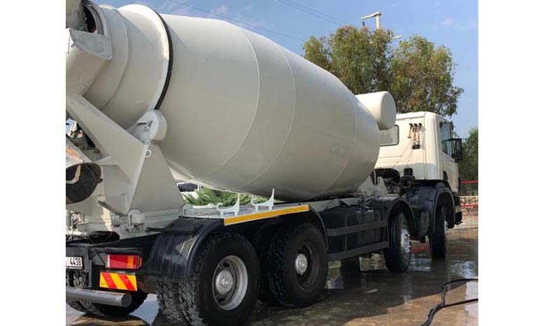 SCANIA 124-360 8×4 Con Trompo Imer 10m3 lleno