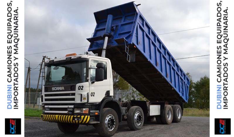 SCANIA 124C-380 8×4 con volcadora 35m3 lleno