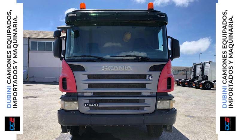 SCANIA P420 8×4 con Volcadora 20m3 lleno