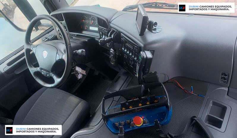 SCANIA P340 8×2 + HIDROGRUA FASSI 150 A24 + CAJA 6,5mts lleno