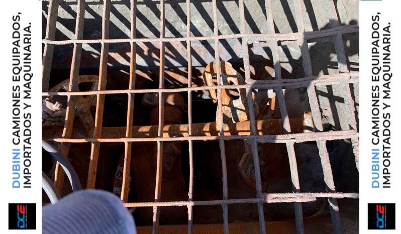 IVECO Cursor 410-E38  8×4 + Bomba CIFA K40 lleno