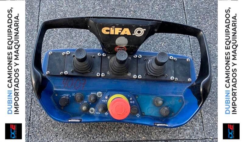 IVECO Cursor 410-E38  8×4 + Bomba CIFA K40 lleno