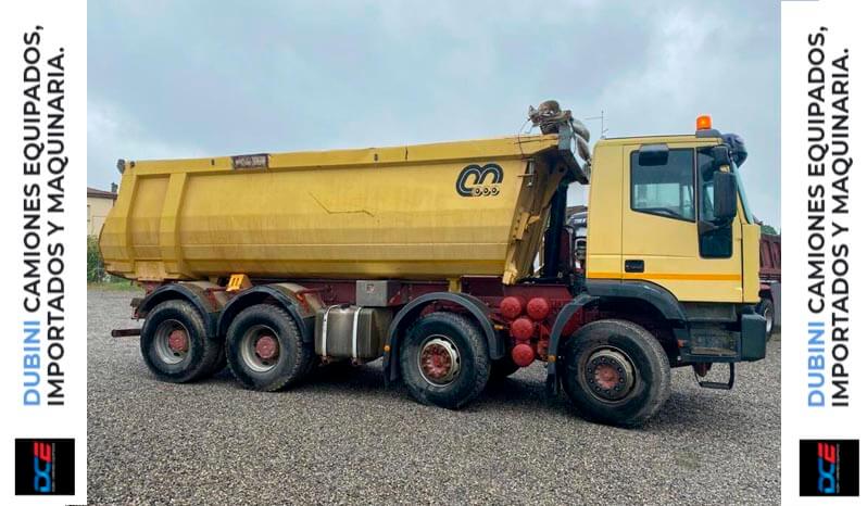 IVECO Eurotrakker 440 8×4 con Volcadora 20m3