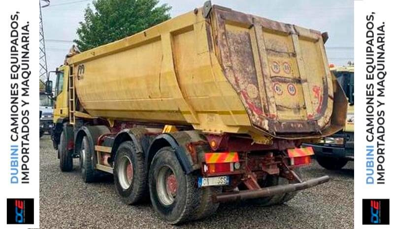 IVECO Eurotrakker 440 8×4 con Volcadora 20m3 lleno