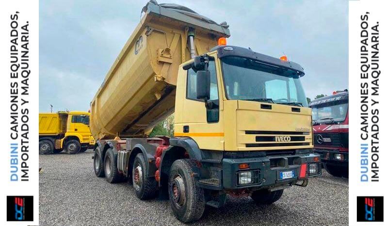 IVECO Eurotrakker 440 8×4 con Volcadora 20m3 lleno