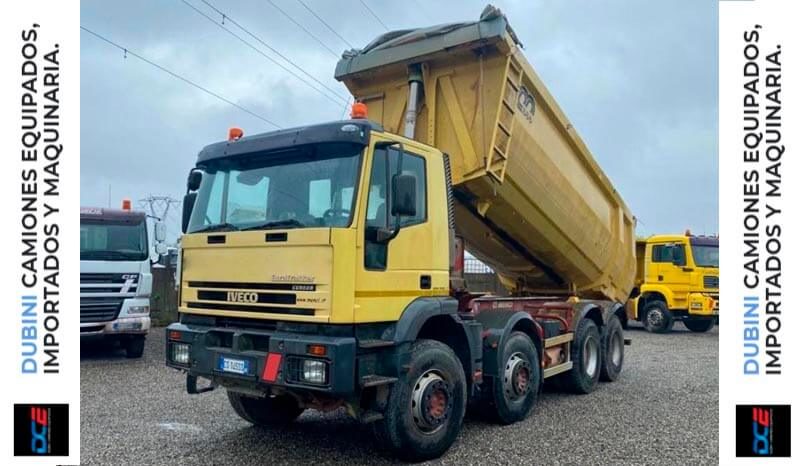IVECO Eurotrakker 440 8×4 con Volcadora 20m3 lleno