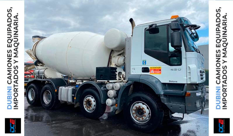 IVECO TRAKKER 8×4 con Trompo Baryval 9.0m3 lleno