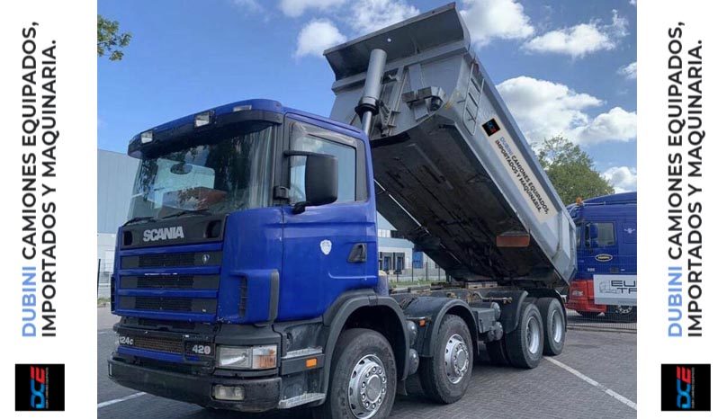 SCANA 124C-420  8×4 + Volcadora 18m3 lleno